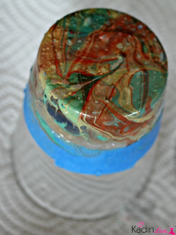 DIY-Marbled-Glassware-Using-Nail-Polish-TodaysCreativeBlog.net_