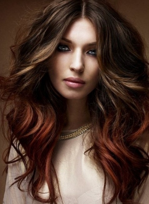 Kızıl kahve Kestane Saç Rengi Dalgalı Saç Modelleri