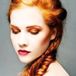 Işıltılı Tarçın Saç Rengi ve Örgü Saç Modeli